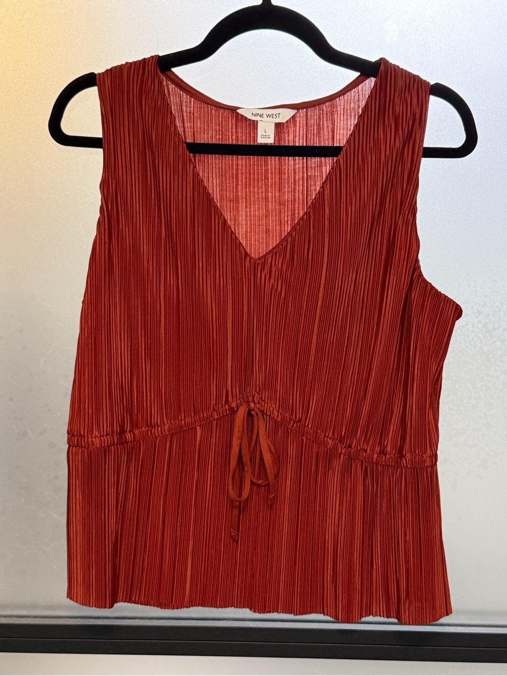 Nine West Rust Pleated V-Neck Sleeveless shirt